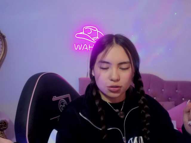 Isabela-tay live cam on BongaCams