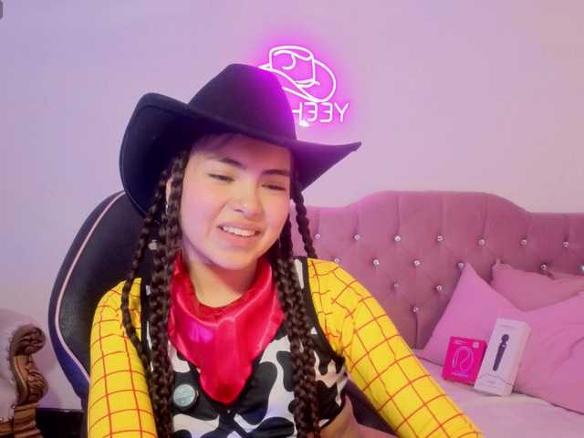 Isabela-tay live cam on BongaCams