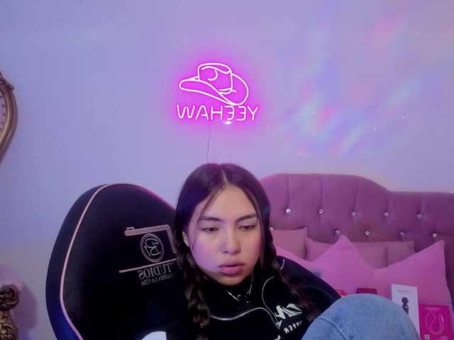 Isabela-tay live cam on BongaCams