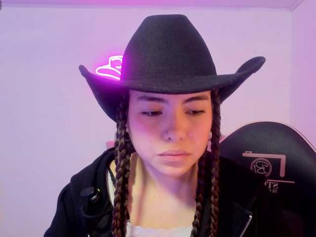 Isabela-tay live cam on BongaCams