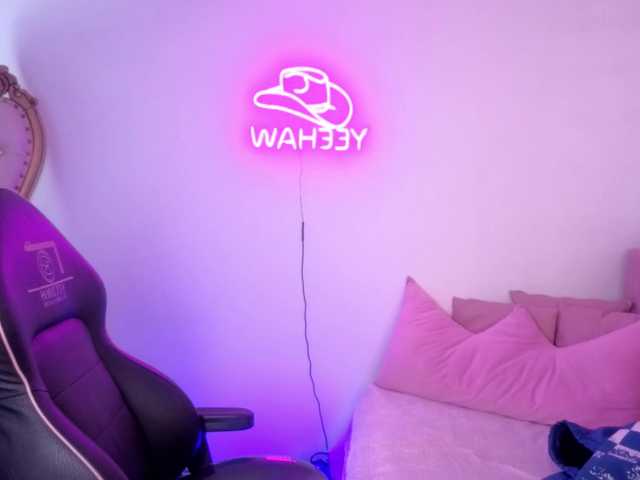 Isabela-tay live cam on BongaCams