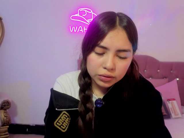 Isabela-tay live cam on BongaCams