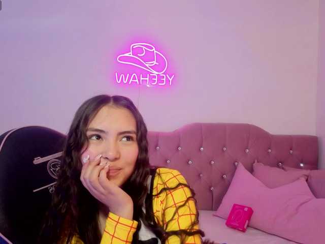 Isabela-tay live cam on BongaCams