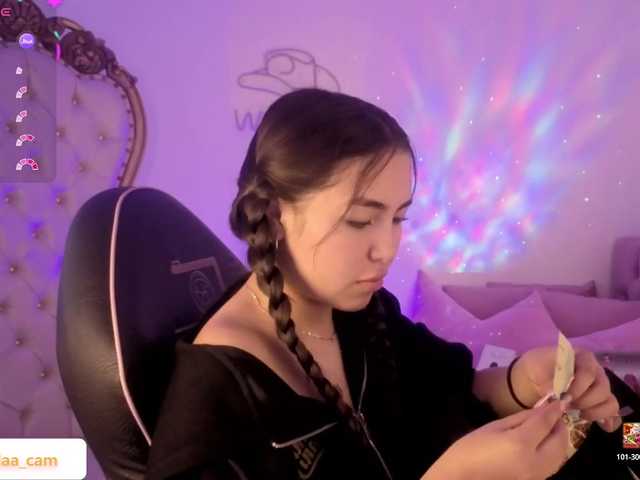 Isabela-tay live cam on BongaCams
