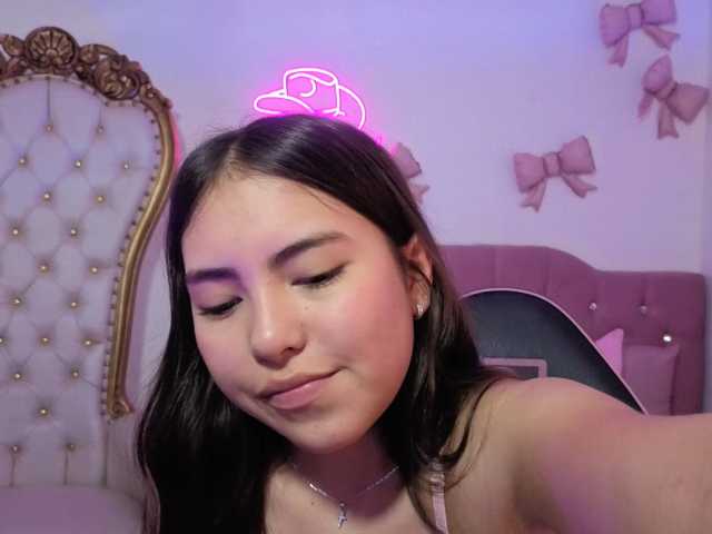 Isabela-tay, en directo ahora en BongaCams