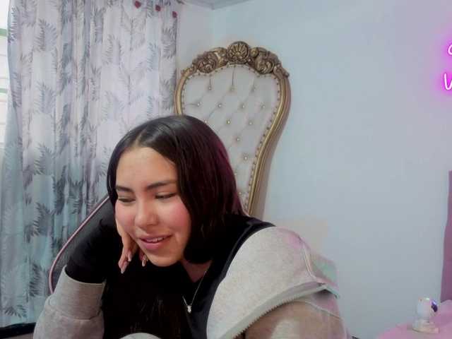 Isabela-tay live cam on BongaCams