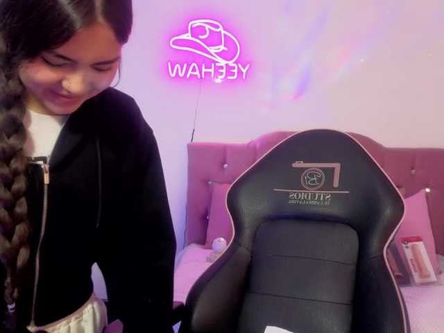 Isabela-tay live cam on BongaCams