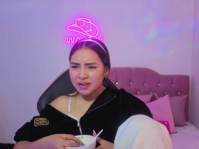 Isabela-tay live cam on BongaCams