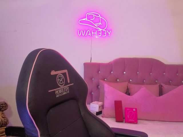 Isabela-tay live cam on BongaCams