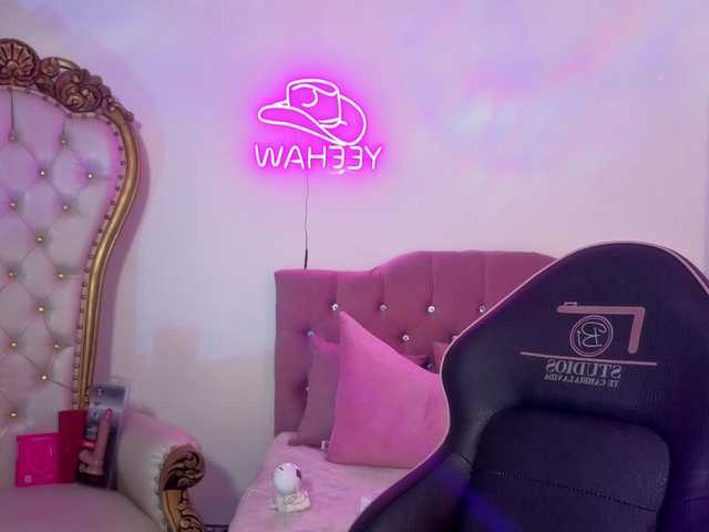 Isabela-tay live cam on BongaCams