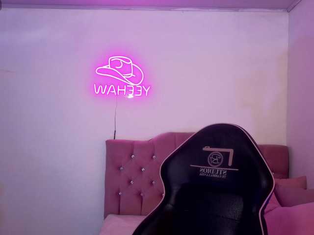 Isabela-tay live cam preview