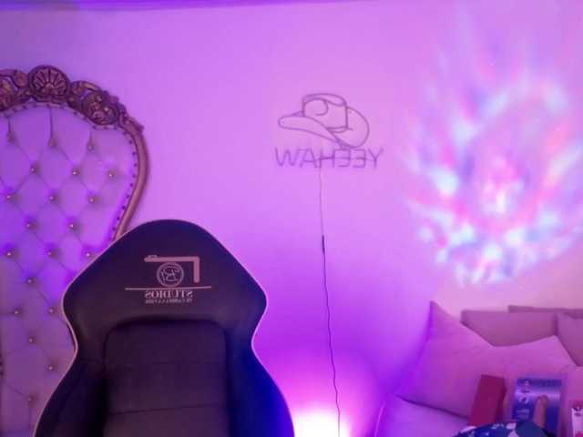 Isabela-tay live cam on BongaCams