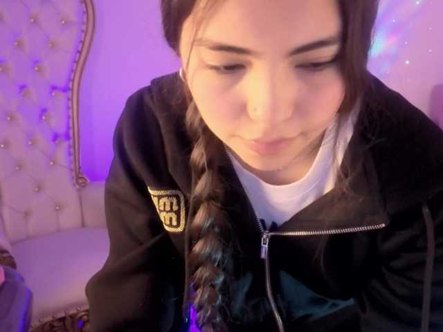Isabela-tay live cam on BongaCams