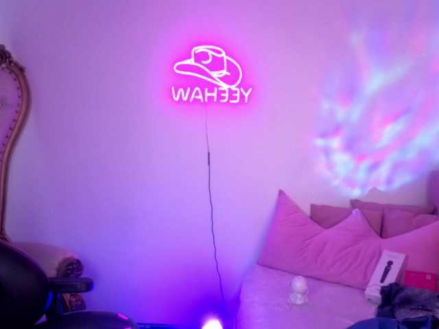 Isabela-tay live cam on BongaCams