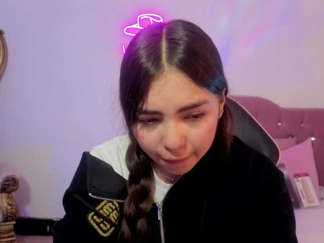 Isabela-tay live cam on BongaCams