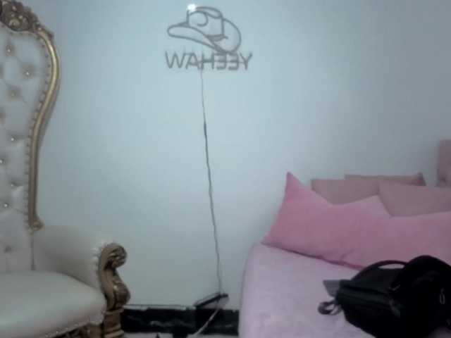 Isabela-tay live cam on BongaCams