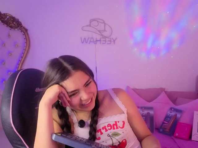 Isabela-tay live cam on BongaCams