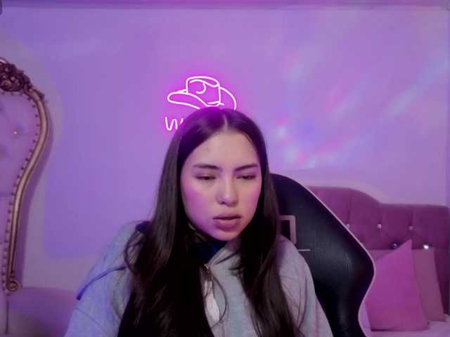 Isabela-tay live cam on BongaCams