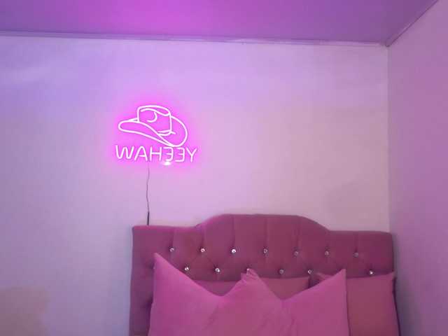 Isabela-tay live cam on BongaCams