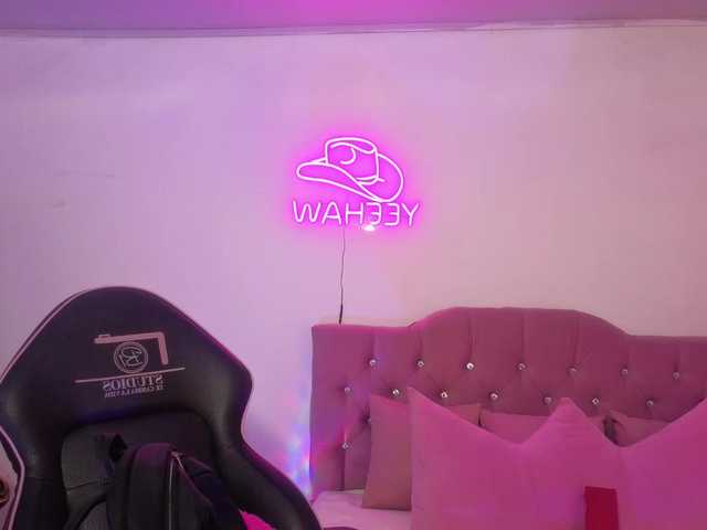Isabela-tay live cam on BongaCams