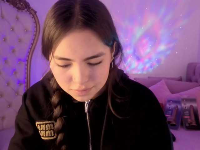 Isabela-tay live cam on BongaCams