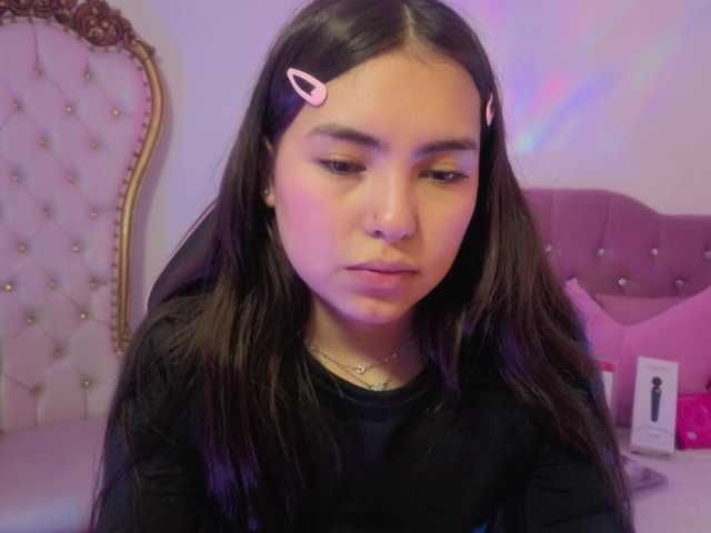 Isabela-tay live cam on BongaCams