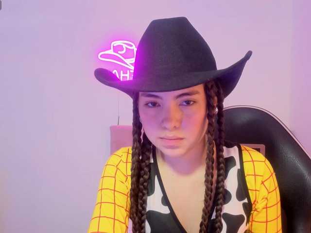 Isabela-tay live cam on BongaCams