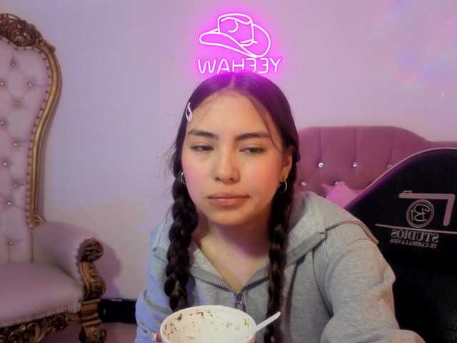 Isabela-tay live cam on BongaCams