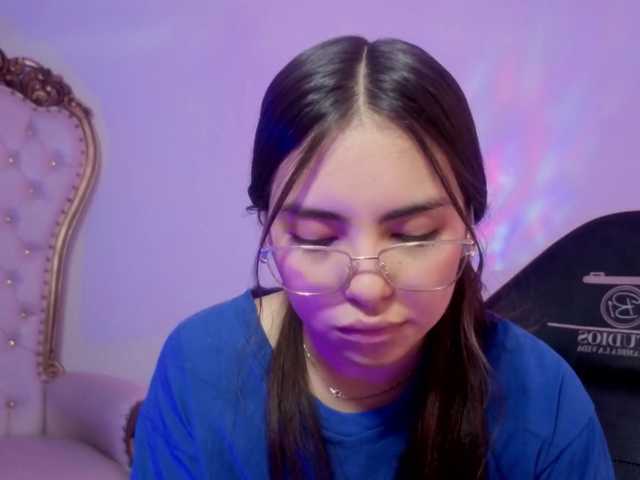 Isabela-tay live cam on BongaCams