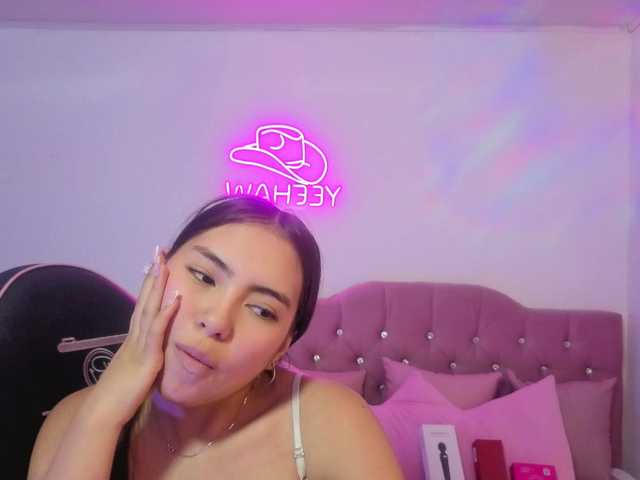 Isabela-tay live cam on BongaCams