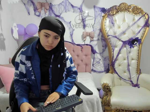 Isabela-tay live cam on BongaCams