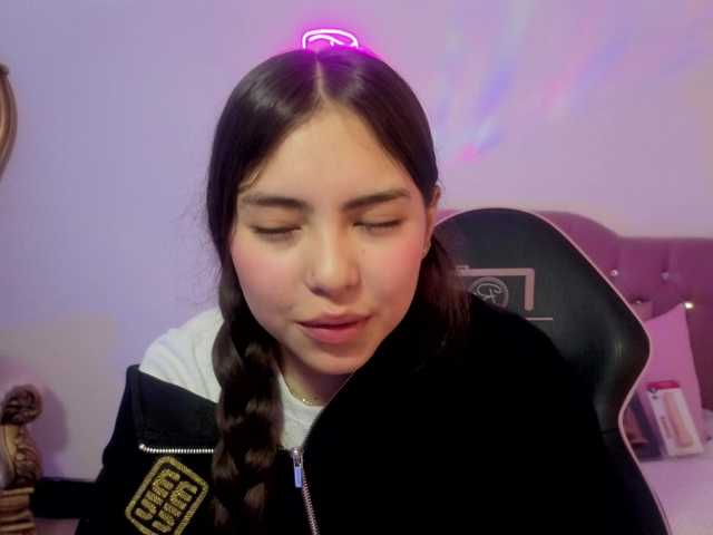 Isabela-tay live cam on BongaCams