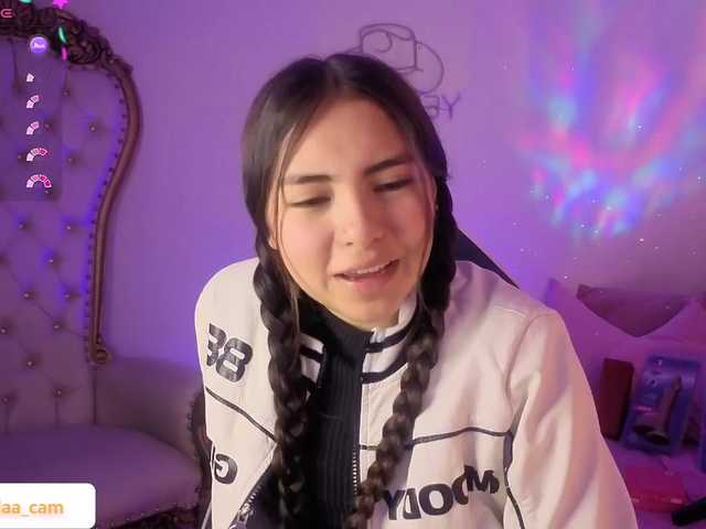 Isabela-tay live cam on BongaCams