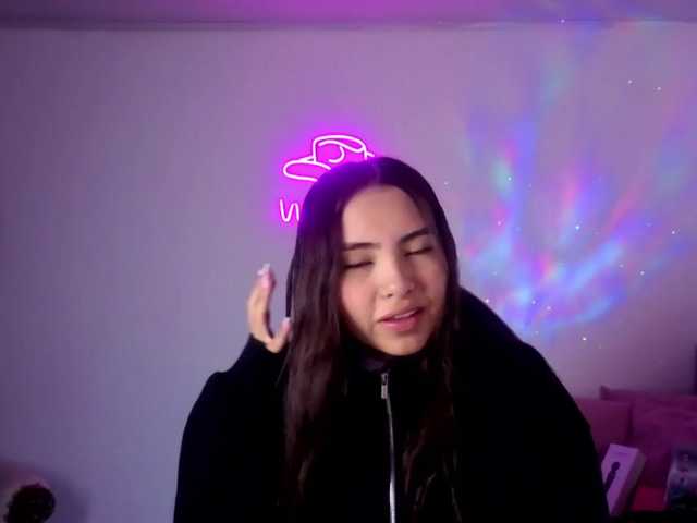 Isabela-tay live cam on BongaCams