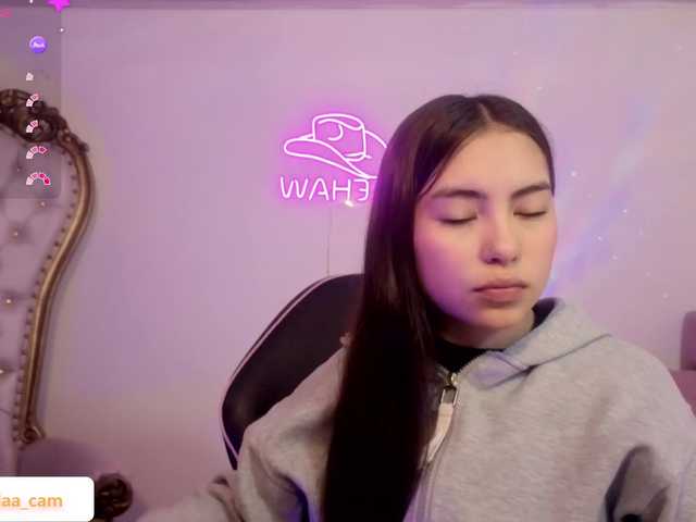 Isabela-tay live cam on BongaCams