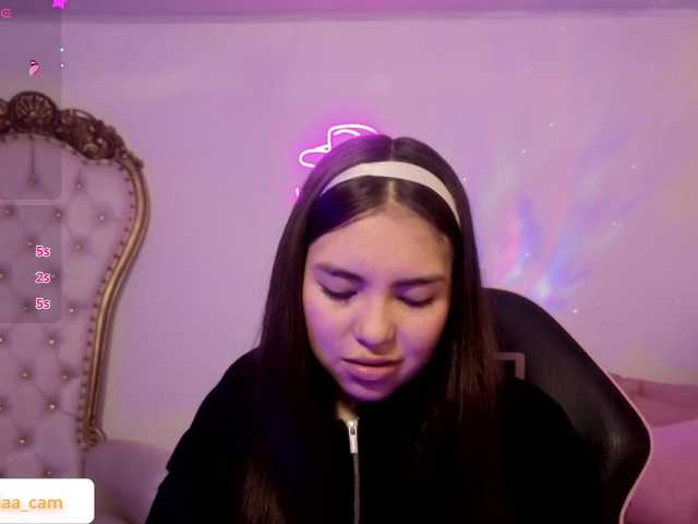 Isabela-tay live cam on BongaCams