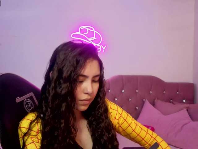 Isabela-tay live cam on BongaCams