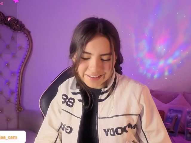 Isabela-tay live cam on BongaCams