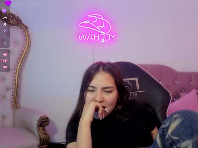 Isabela-tay live cam on BongaCams
