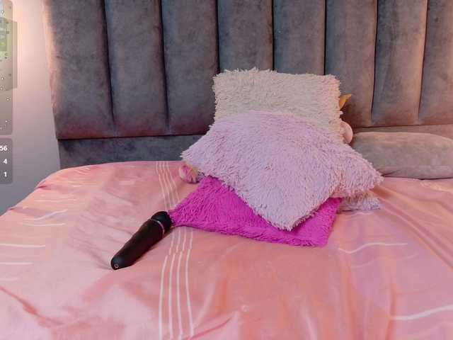 ErikaMoore's BongaCams show and profile