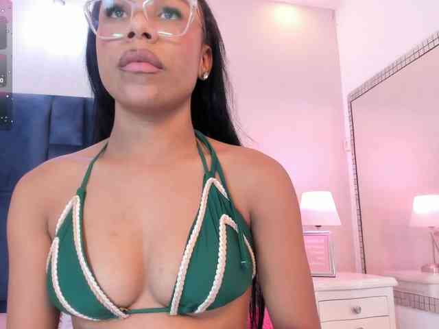 ErikaMoore webcam
