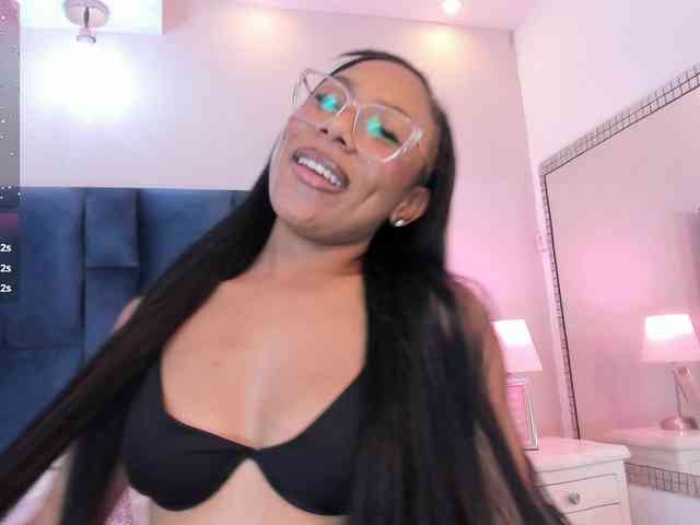 ErikaMoore webcam
