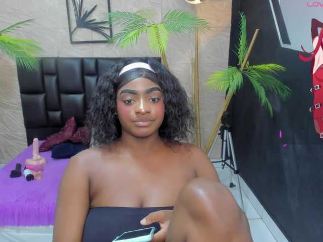 alana-bonny live cam on BongaCams