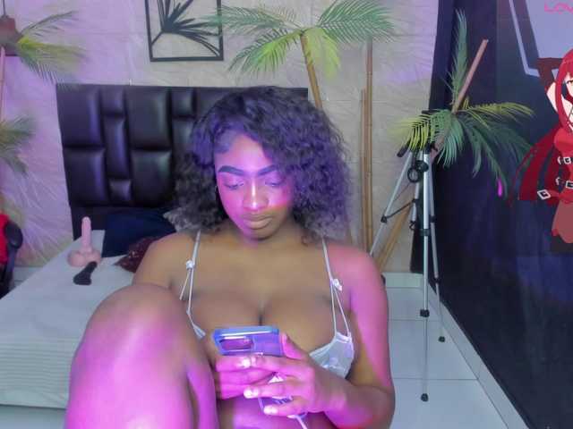 alana-bonny live cam on BongaCams