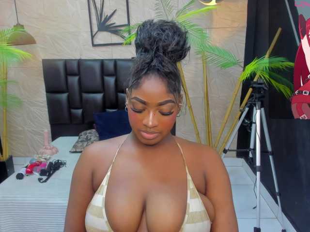 alana-bonny live cam on BongaCams
