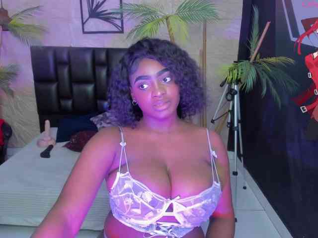 Modelo: alana-bonny