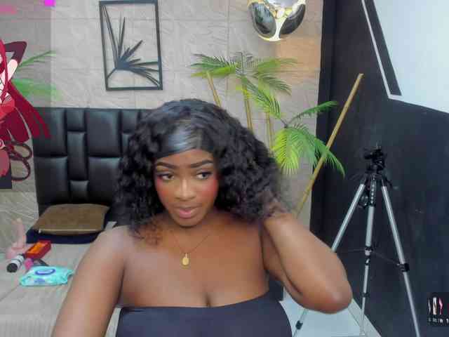 Model: alana-bonny