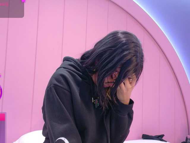 AmyJoness1 live cam on BongaCams
