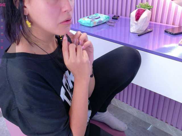 AmyJoness1 live cam on BongaCams