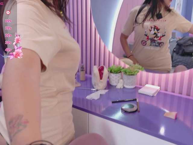 AmyJoness1 live cam on BongaCams